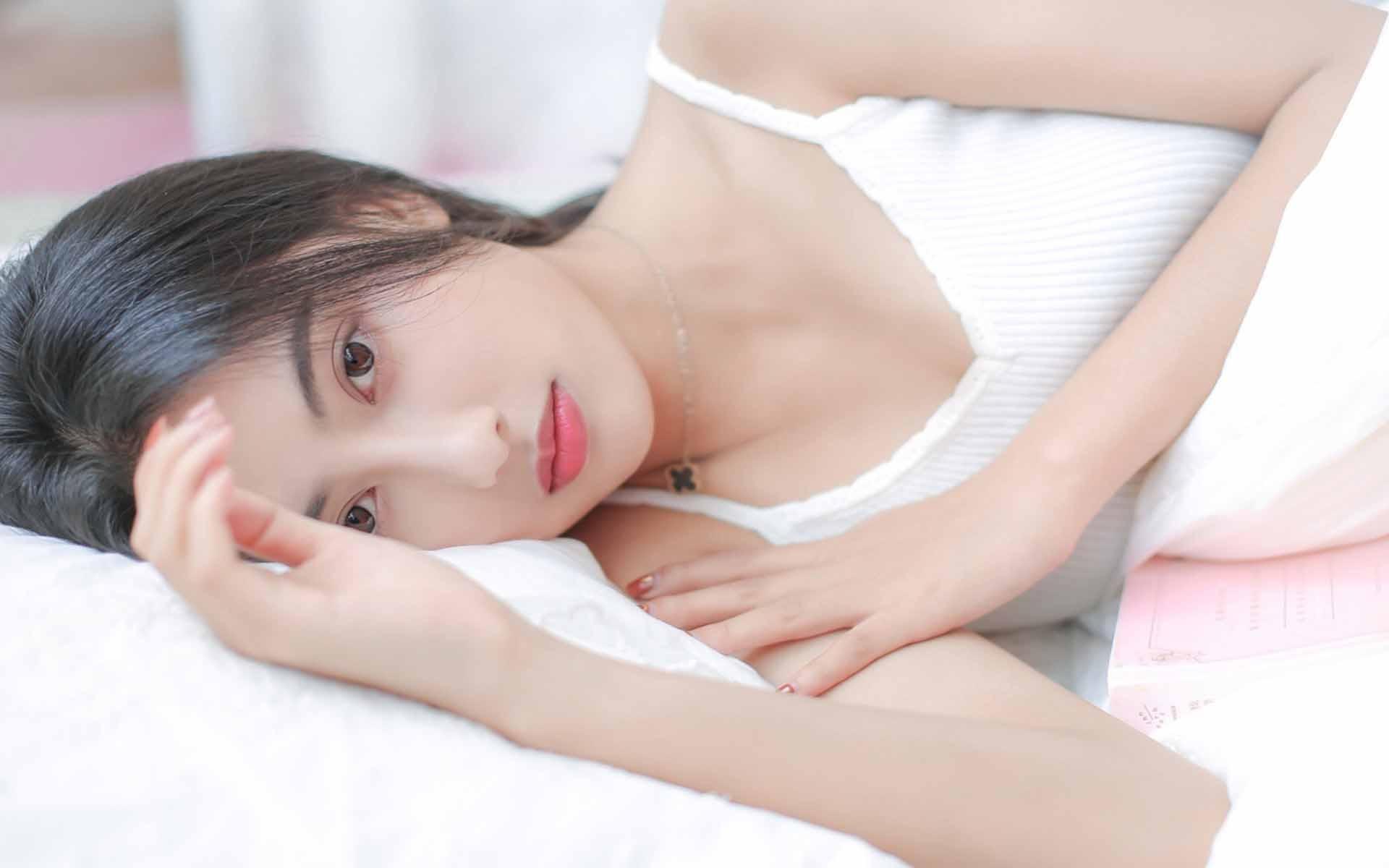 《午夜书店》封面
